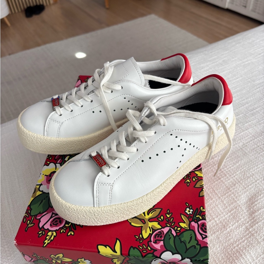 Kenzo Women's White and Red Sneakers